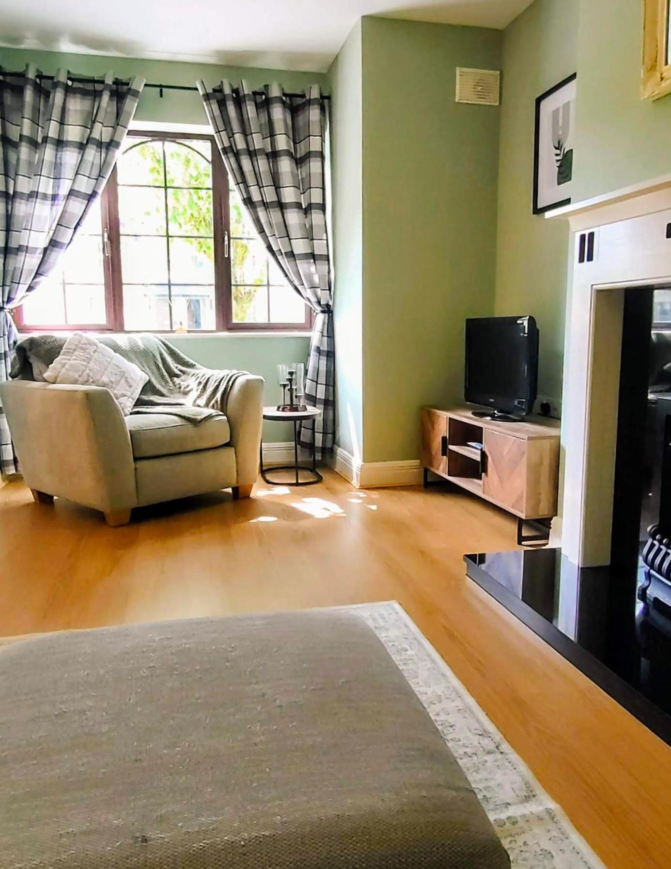 Rynn Haven - Enchanting Townhouse Lough Rynn Mohill Exterior foto